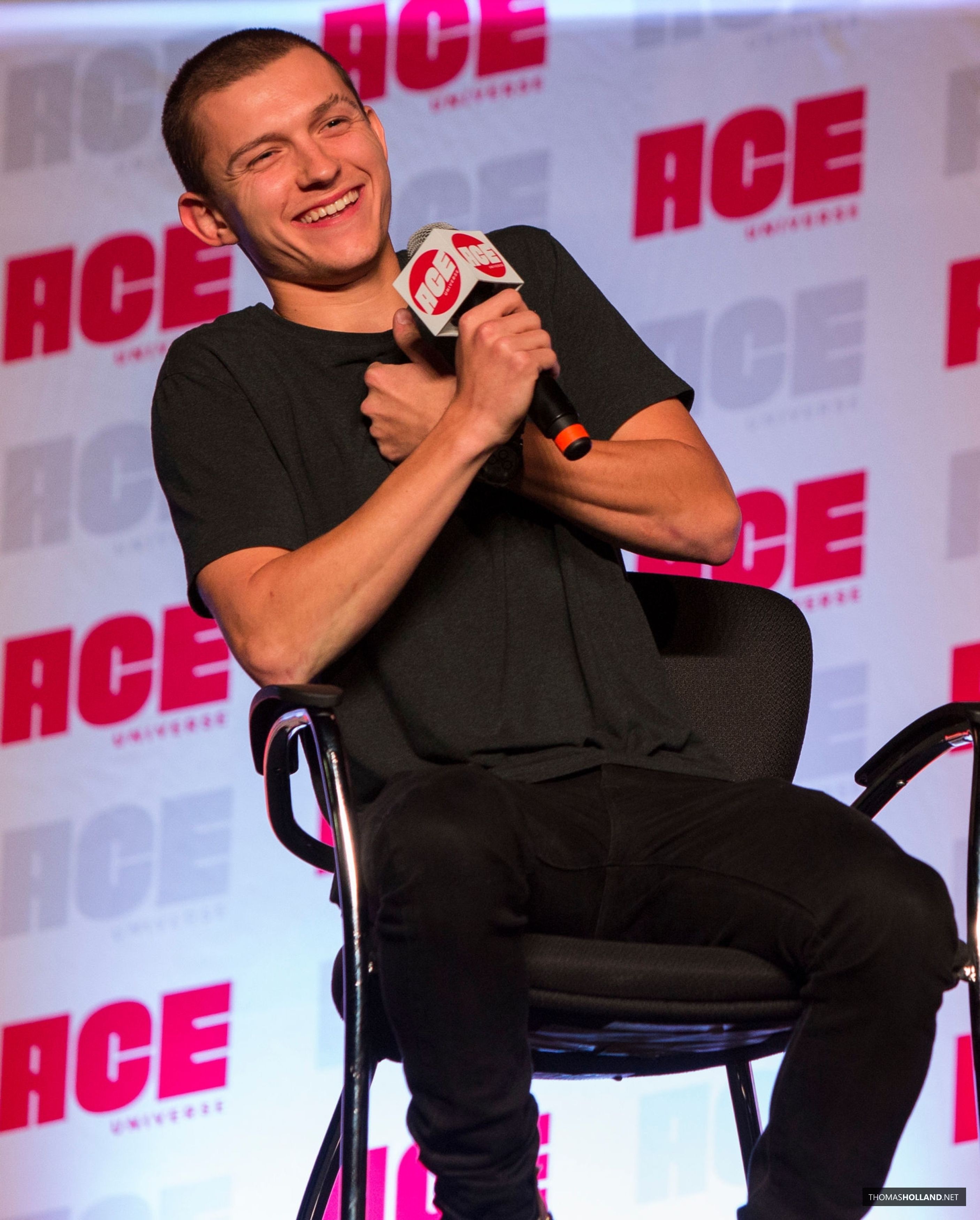 OCTOBER 12TH 2019 ACE Midwest Comic Con Day 2 048 Tom Holland
